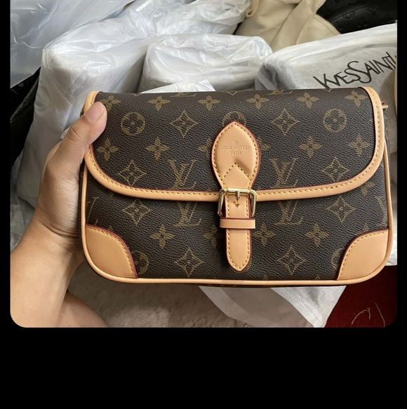 Crossbody Bag - Picture 4 of 4